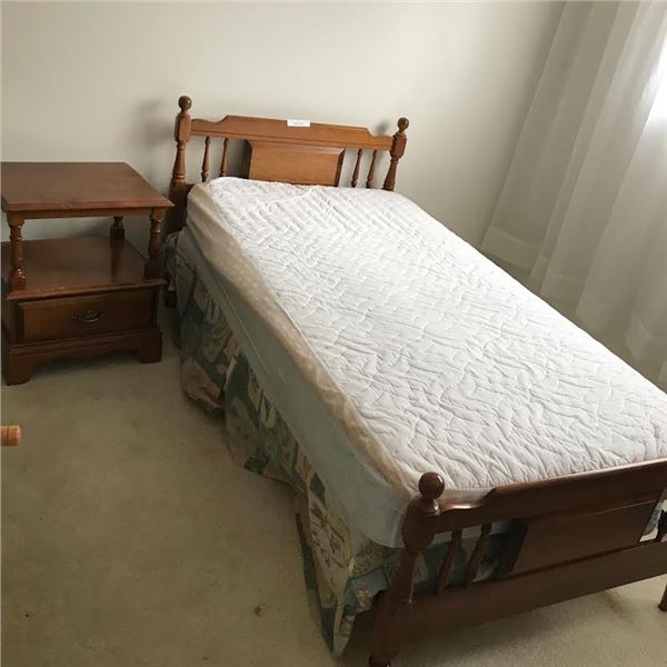 2 Wood Twin Beds (Only 1 in Photo), End Table, 6 Drawer Dresser & Dresser w Mirror & Wooden Chair