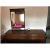 Image 6 : Mid Century Modern Twin Bed, 2 End Tables, 6 Drawer Dresser & 9 Drawer Dresser w Mirror