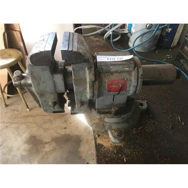 2 multi purpose vice grip