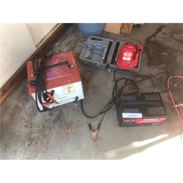 Motomaster 12 volt battery charger, heavy duty car charger, MotoMaster 12 ton capacity car jack