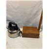 Image 1 : Wood tea box and kettle