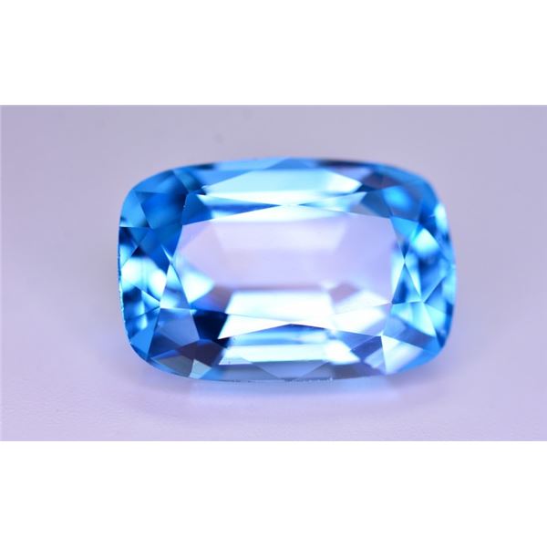 Stunning 14 Ct Natural Blue Topaz Gemstone