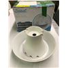 Image 1 : DrinkWell - Pet safe DrinkWell Avalon Pet water Fountain, White