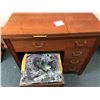 Image 2 : Sewing Table with Stool and 4 drawers