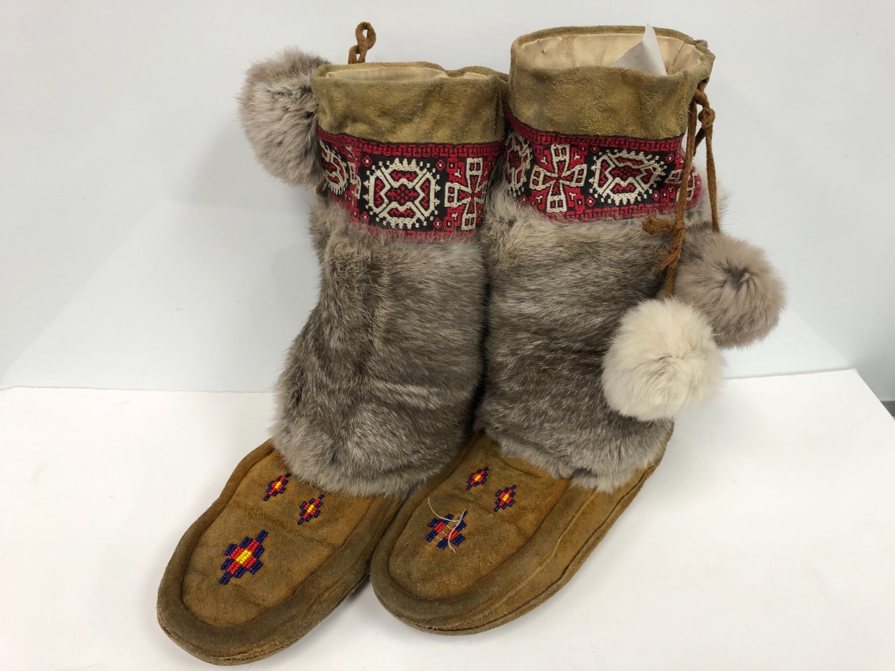 Pair of First Nations moccasins w/ rabbit fur & bead accents