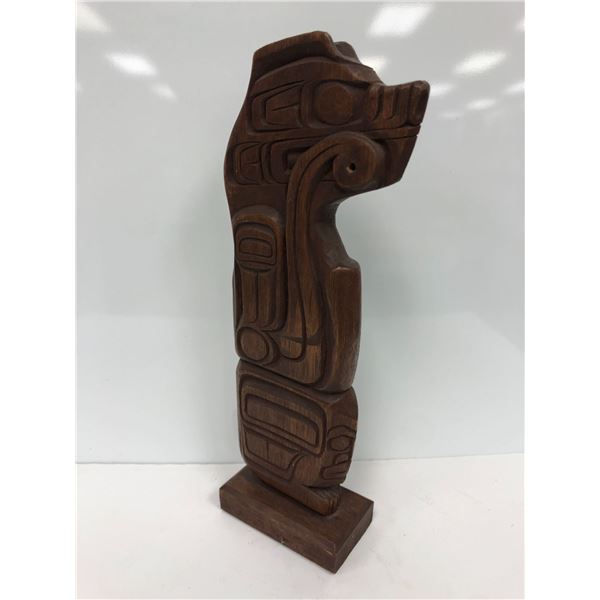 First Nations carved wooden totem (unsigned) - approx. 15in x 4 1/2in x 1in wide