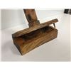 Image 4 : 16 1/2in West Coast First Nations carved wooden totem "Eagle/ Raven/ Killer Whale" w/ hidden keepsak
