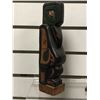 Image 2 : West Coast First Nations 9in carved "Raven" totem w/ abalone eye by Telqua & 11in carved "Eagle" tot
