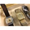 Image 2 : Group of 3 men's vintage watches - Westclox/ Lorus & Irado