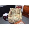 Image 2 : UPHOLSTERED CLUB CHAIRS (PAIR)