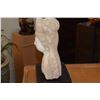 Image 2 : CHINESE WHITE MARBLE BUST, KWAN YIN W/STAND (10")