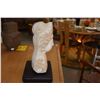 Image 3 : CHINESE WHITE MARBLE BUST, KWAN YIN W/STAND (10")