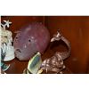 Image 2 : COLLECTION OF FISH, GIRAFFES & GLASS PIG (8 PCS)