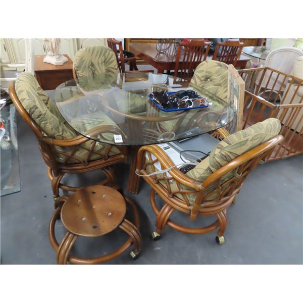 Rattan Glasstop Table w/4 Chairs & Stand