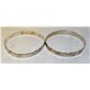 Image 1 : 2 MATCHING BANGLES