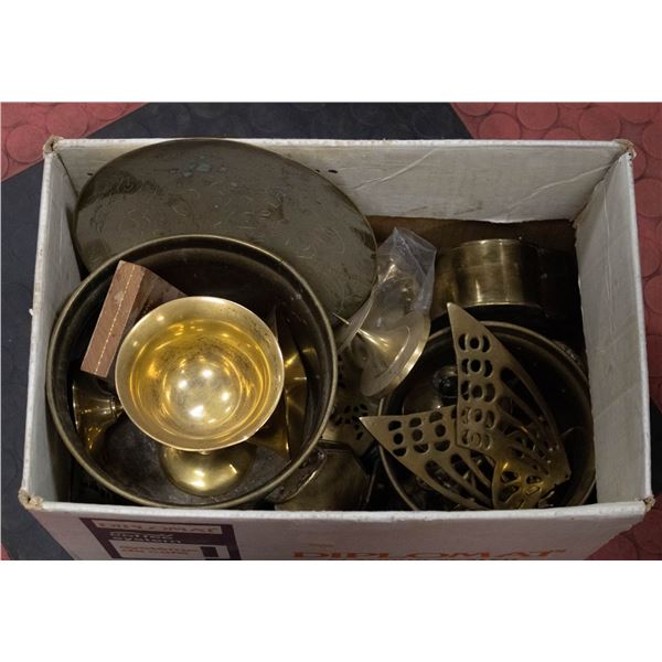 BOX OF ASSORTED BRASS ITEMS