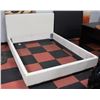 Image 1 : WHITE LEATHERETTE QUEEN SIZE BED FRAME