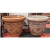 Image 1 : 2 PLANTERS (17" TALL X 22" WIDE)