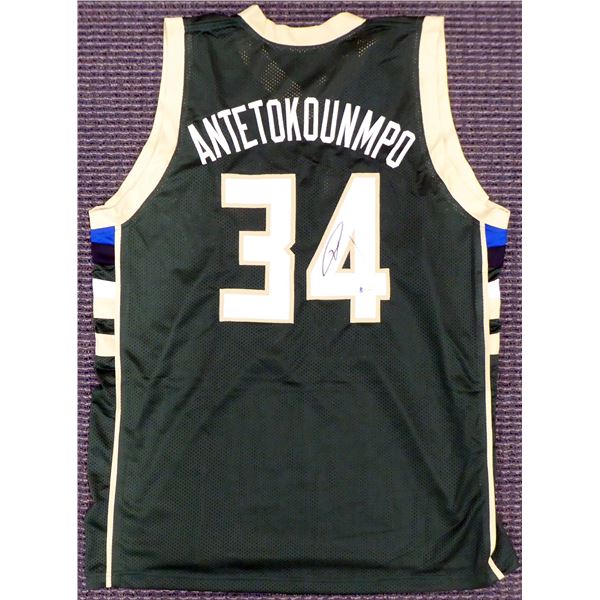 Giannis Antetokounmpo Signed Jersey (Beckett Witnessed)