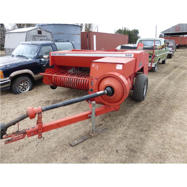 M.F. 228 sq Baler (Shedded) SN.H000888