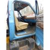 Image 22 : 1976 Chevy Grain Truck, 5 Ton, V8, 5&2 Spd, 16' Grain Box, Twin Cyl. Hoist, Showing 53,247Km, SN. CC