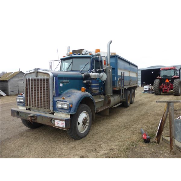 1976 Kenworth Grain Truck, 18' Steel Box, 60" Sides, Rear Hyd. Control, Rear Hitch, showing 859,979K