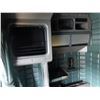 Image 24 : 2000  379 Peterbilt, 60" Bunk, Cat 550/18spd/12 F/40, R/38000, Beacons, Single Locker