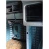 Image 26 : 2000  379 Peterbilt, 60" Bunk, Cat 550/18spd/12 F/40, R/38000, Beacons, Single Locker