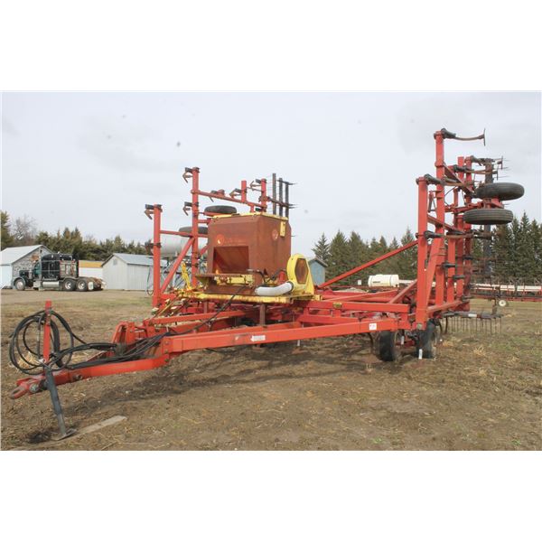 Case I.H. 4900 Vibrashank, 9" Spacing,  34ft Cultivator c/w 3 Bar Harrows and Beline App., SN.JAG006