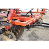 Image 11 : 2014 Farm King 6650 35 1/2 ft Disc, 10" spacing 26" Blades, Serrated Front, smooth rear, T-215 Beari
