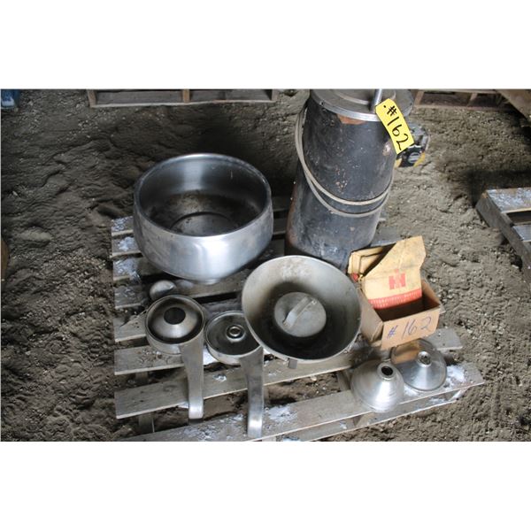 Vintage International Harvester Cream Separator