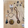 Image 2 : Costume Jewelry (Rings - Necklaces - Bracelets - Earrings)