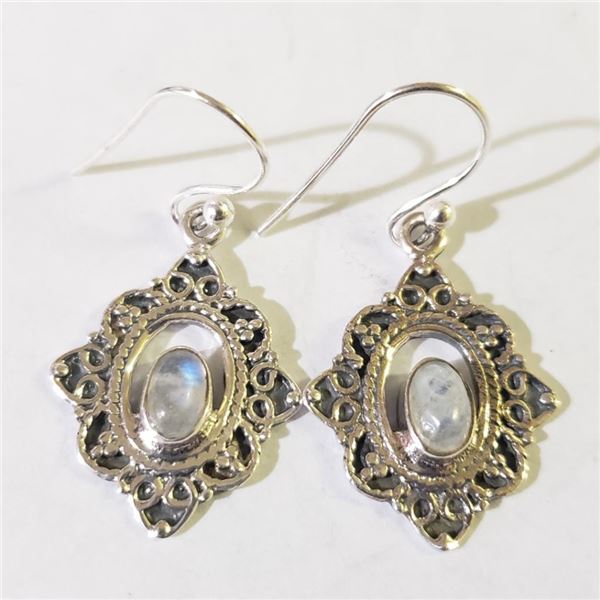 Silver Moonstone Earrings (~Size 0) (~length 0 inches) (~weight 4.29g), Suggested Retail Value $120