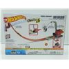 Image 2 : Hot Wheels City Crane Crasher Play Set -  Track & 5 cars