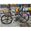 Image 1 : Giant ATX 27.5 inch Mountain Bike