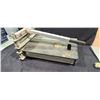 Image 2 : PRO MAGNUM SHEAR FOR FLOORING, SIDING AND MORE 25 1/2" X 17