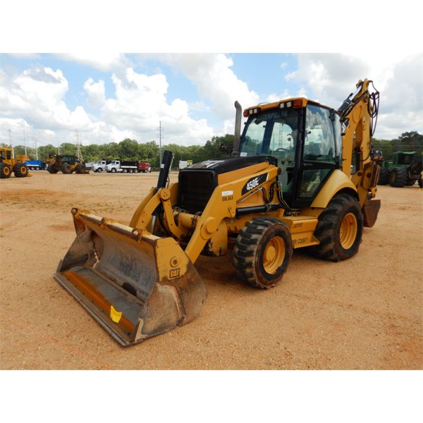 2009 CAT 450E Backhoe