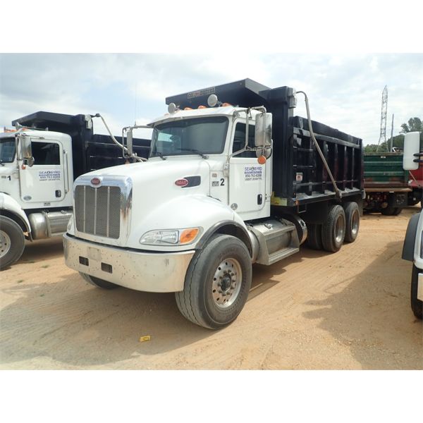 2019 PETERBILT 348 Dump Truck