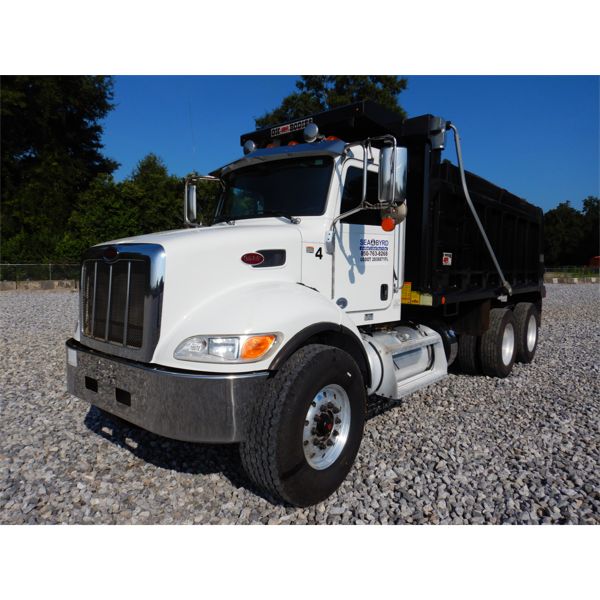 2019 PETERBILT 348 Dump Truck