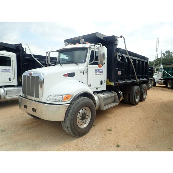 2019 PETERBILT 348 Dump Truck
