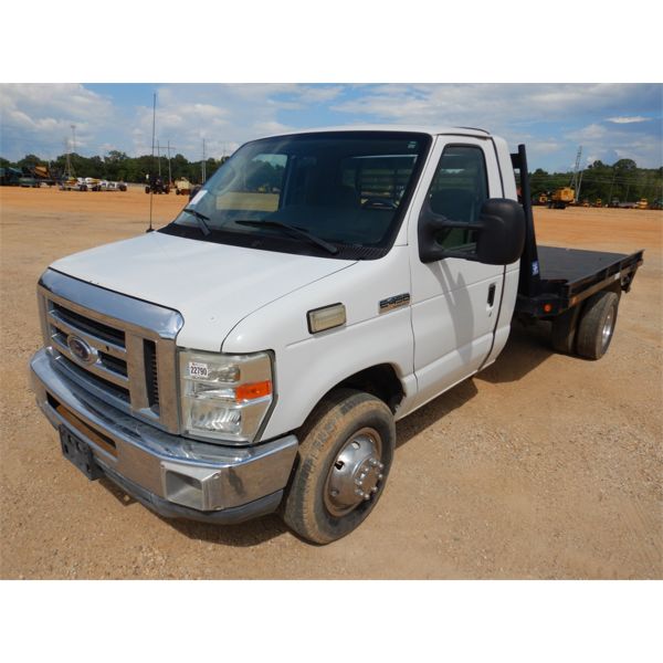 2009 FORD E450 Flatbed Truck