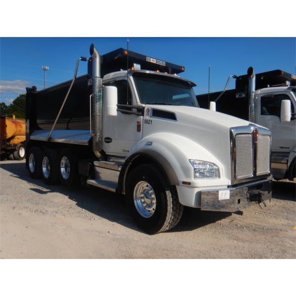 2022 KENWORTH T880 Dump Truck