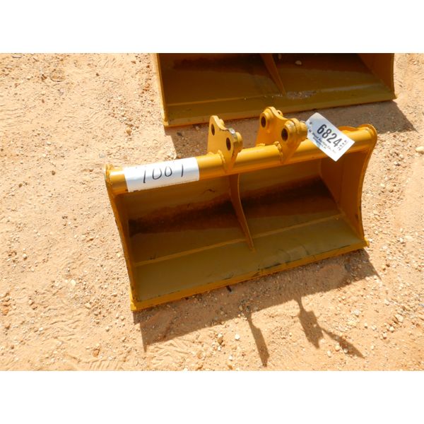 TERAN 30" CLEANOUT BUCKET