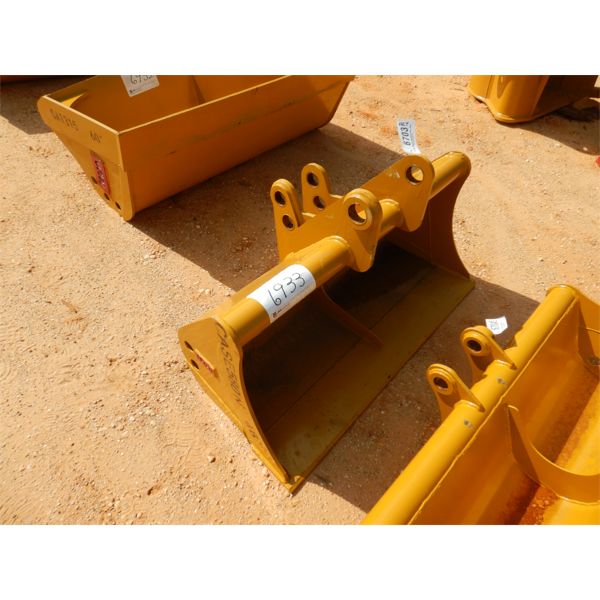 TERAN 48" CLEANOUT BUCKET