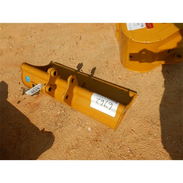 TERAN 36" CLEANOUT BUCKET