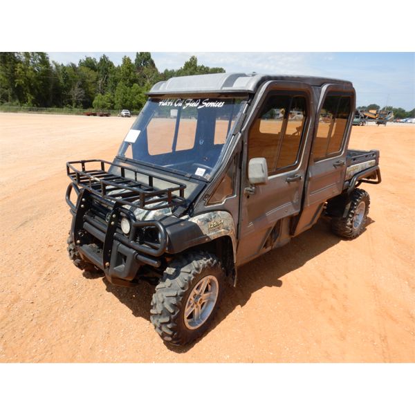 JOHN DEERE 825i S4 GATOR UTV