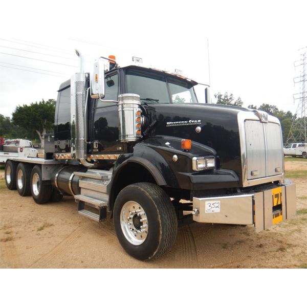2014 WESTERN STAR 4900SB Sleeper Truck