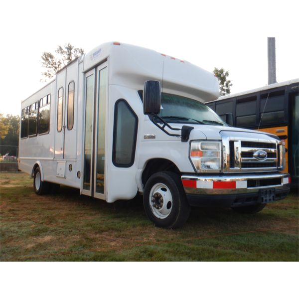 2013 FORD E450 Bus