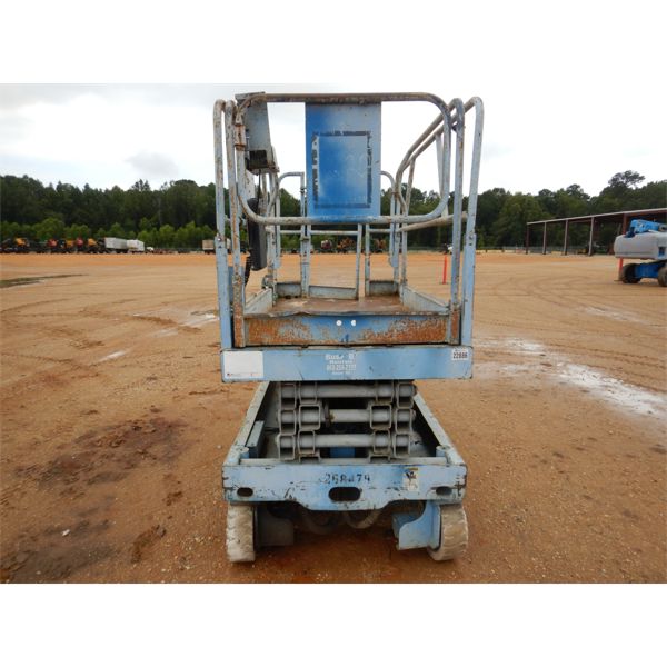 2000 GENIE GS-2646 Scissor Lift - J.M. Wood Auction Company, Inc.