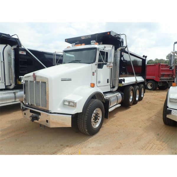 2020 KENWORTH T800 Dump Truck